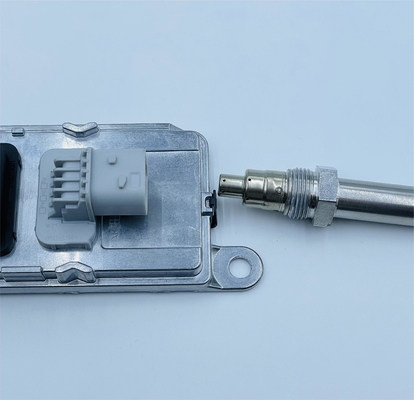 เครื่องตรวจจับ NOx 24V สําหรับ Cummins QSF OEM 4326867 5WK96754B 5WK96754C