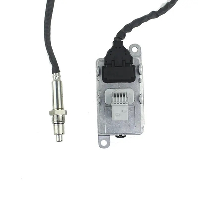 24V ไนโตรเจนโอไซด์ Nox Sensor สําหรับ Cummins OEM 5594572 A063T161