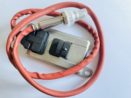ISO9001 เครื่องยนต์ NOx Sensor สําหรับ DAF Truck 2011649 1793379 5WK96628B 1697586